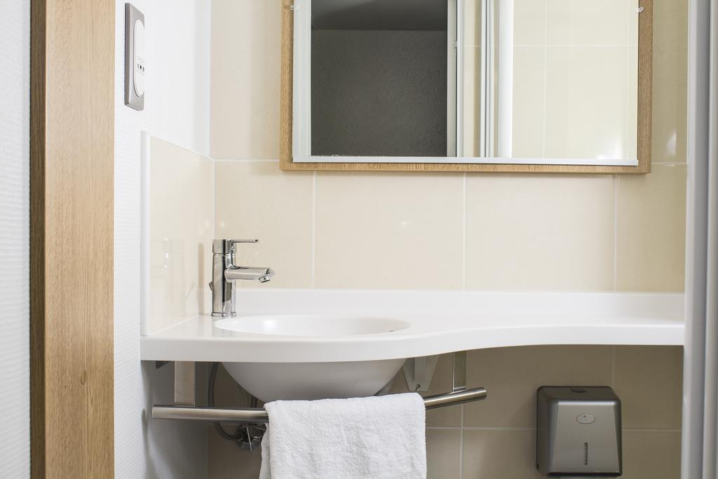 Hotel Inn Design Montluçon Cameră foto